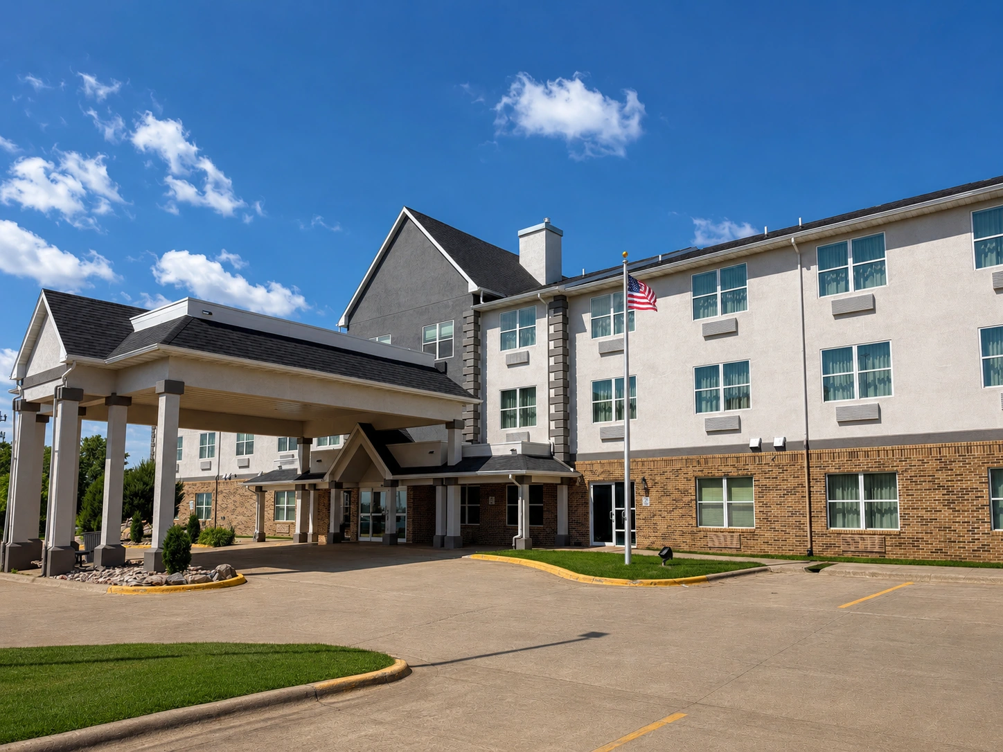 Hotel Exterior – Heritage Hotel and Suites Dickinson ND